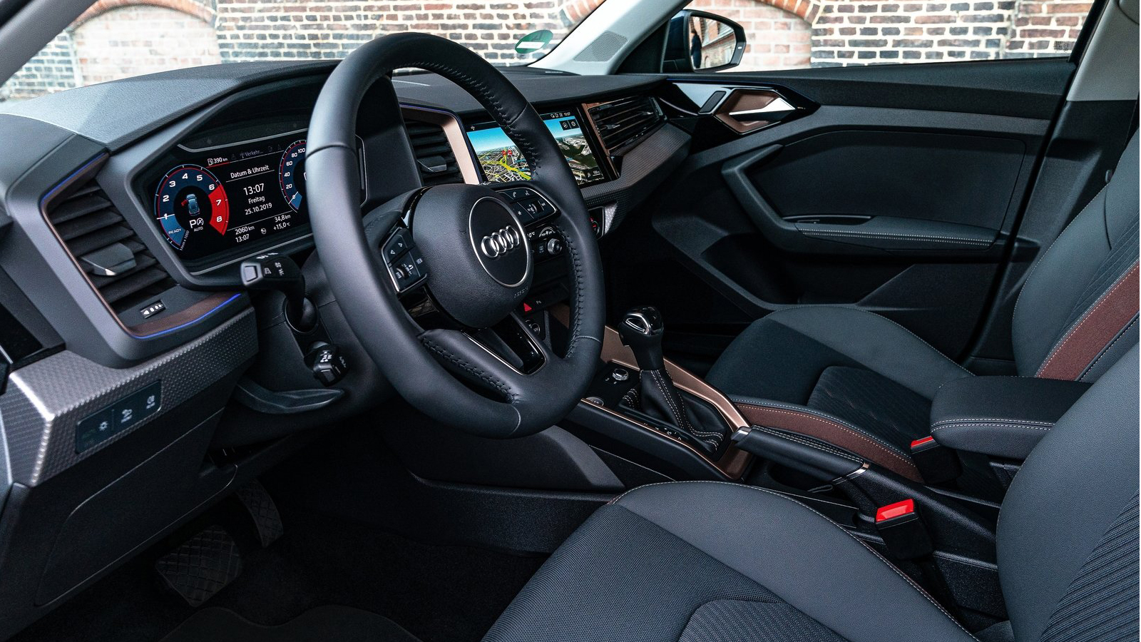 Audi A1 150ps Automatic VS Ds Ds 3. Ποιο ξεχωρίζει σε εξοπλισμό ασφάλειας και άνεσης.